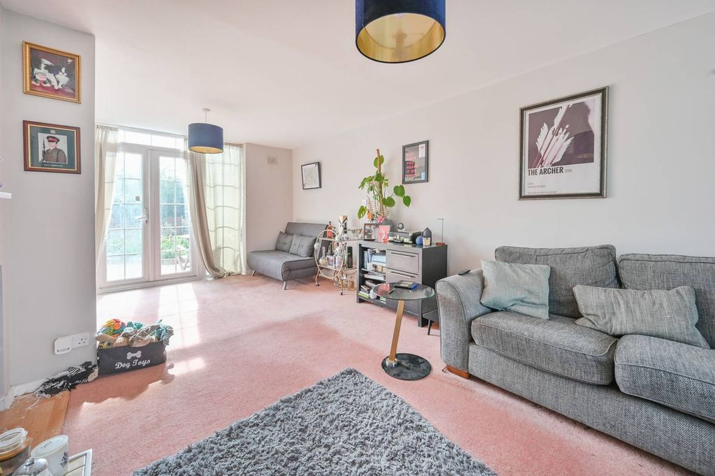 Property photo 2 of 17