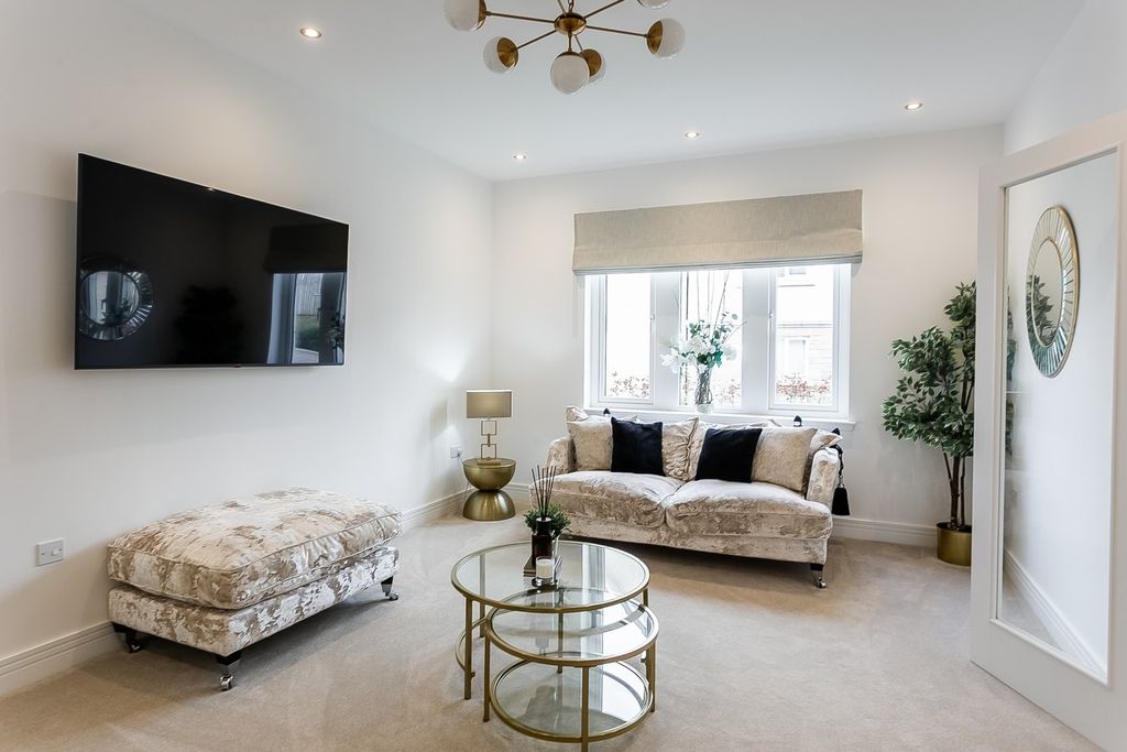 Property photo 2 of 42