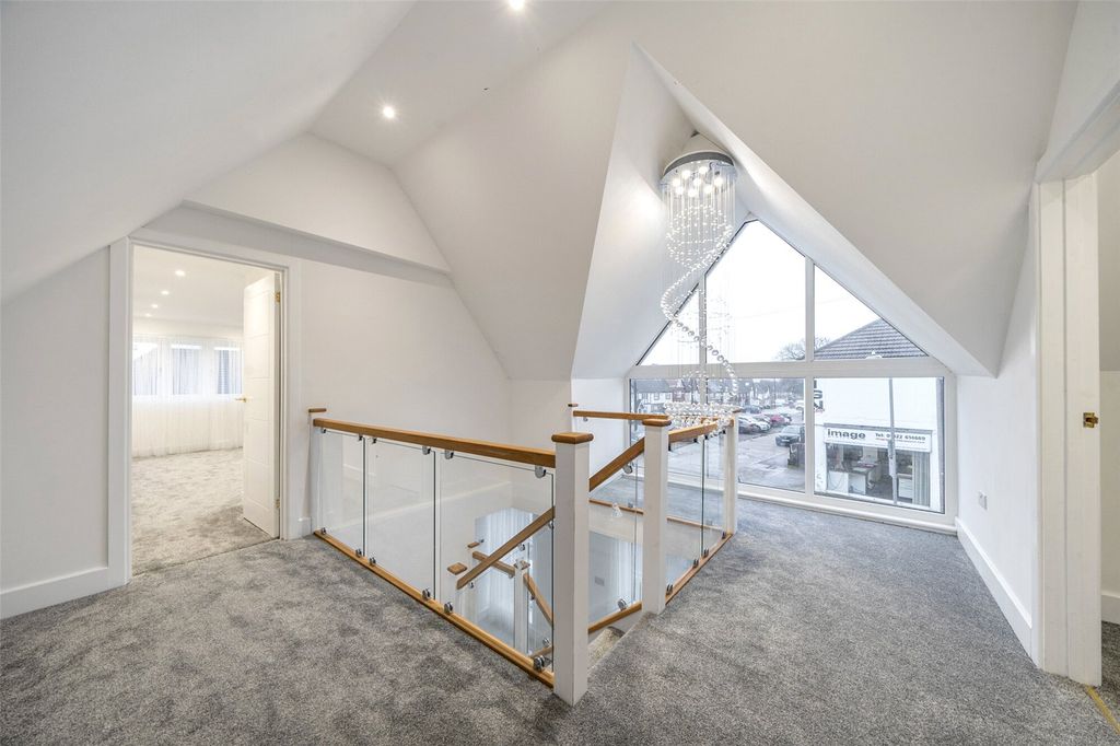 Property photo 2 of 29 Landing