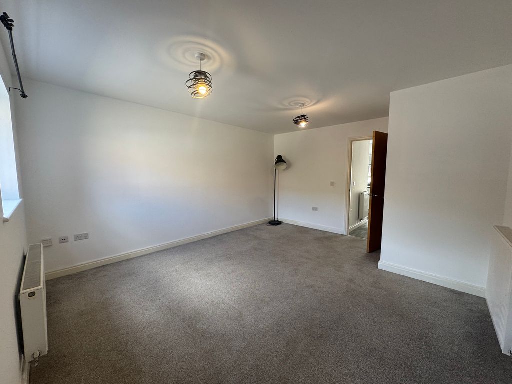 Property photo 3 of 6 Living Room