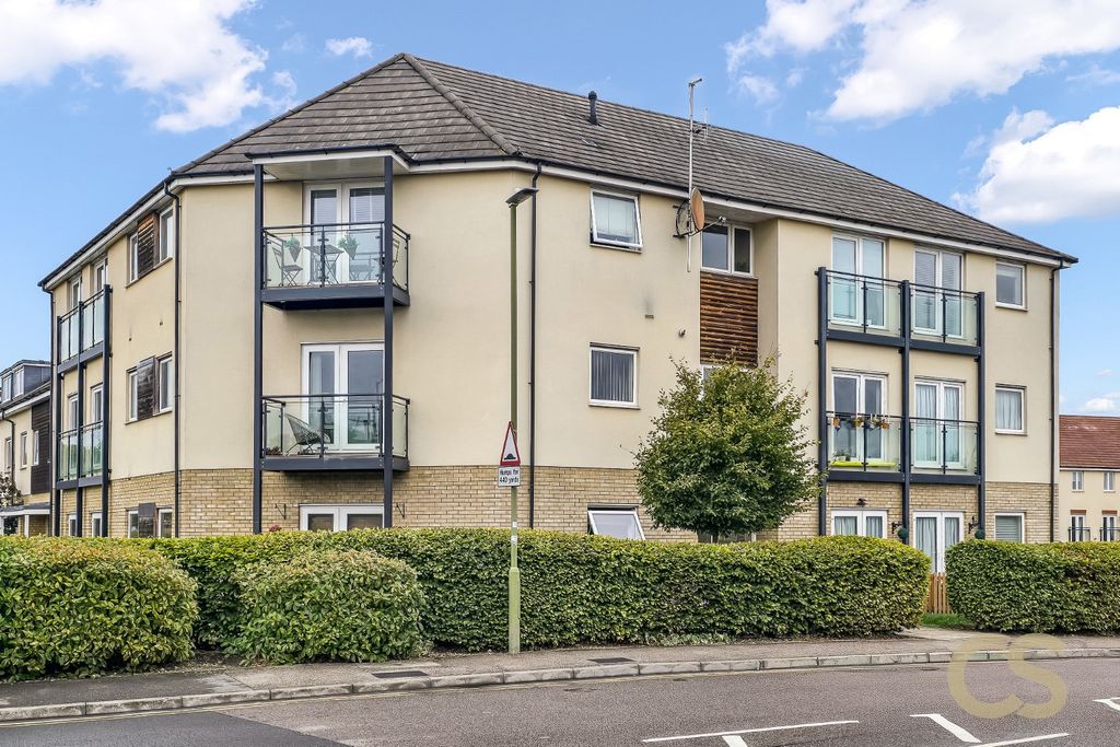 2 bed flat for saleThe Cedars, Broxbourne, Hertfordshire EN10