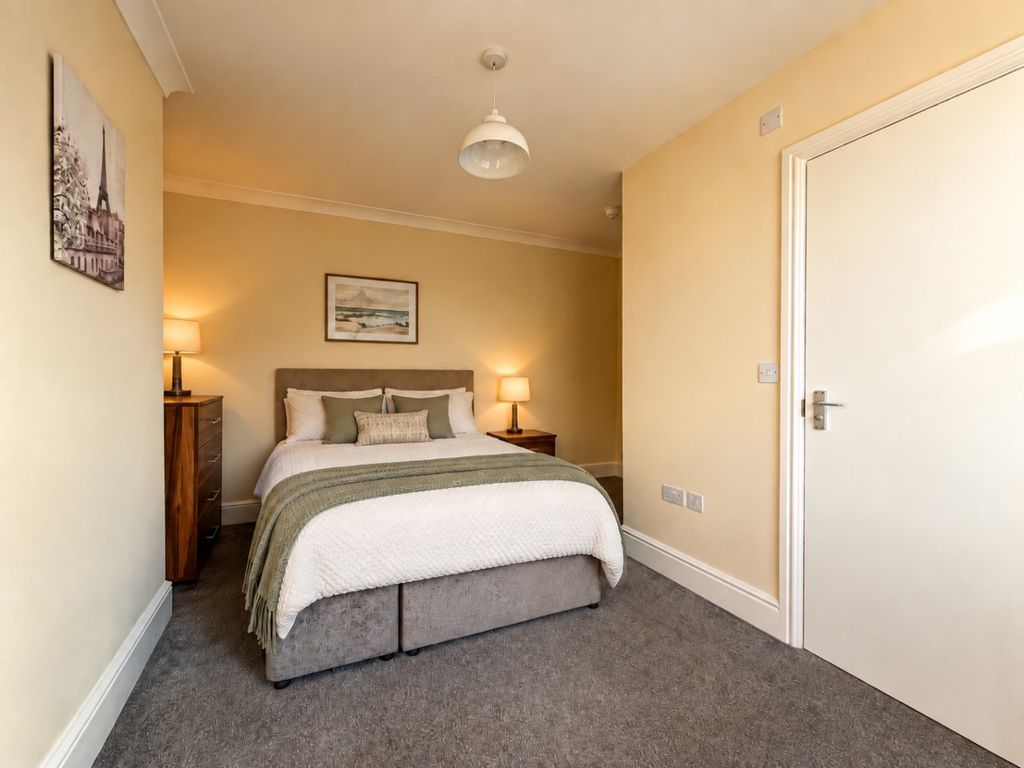 Property photo 2 of 8 5520731