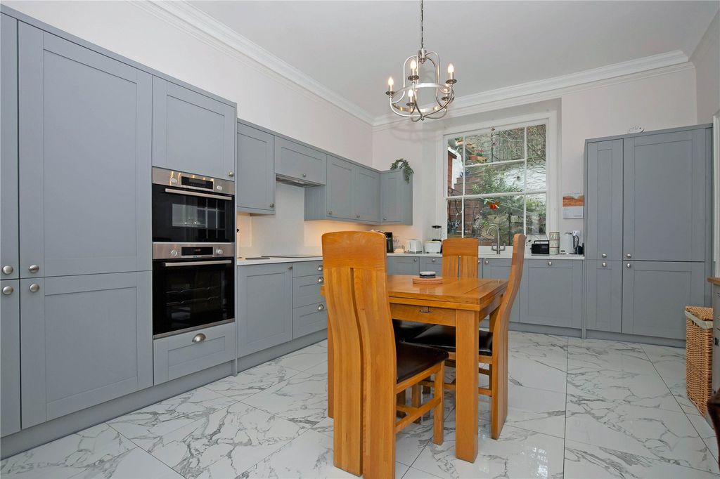 Property photo 2 of 22 Picture No. 20