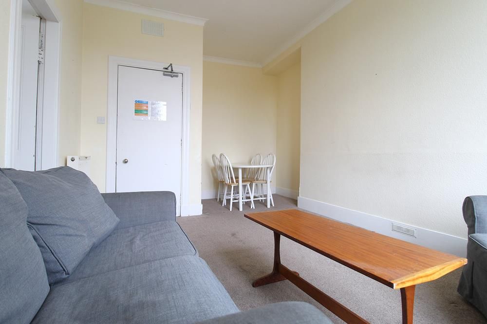Property photo 2 of 12 Lounge Alt