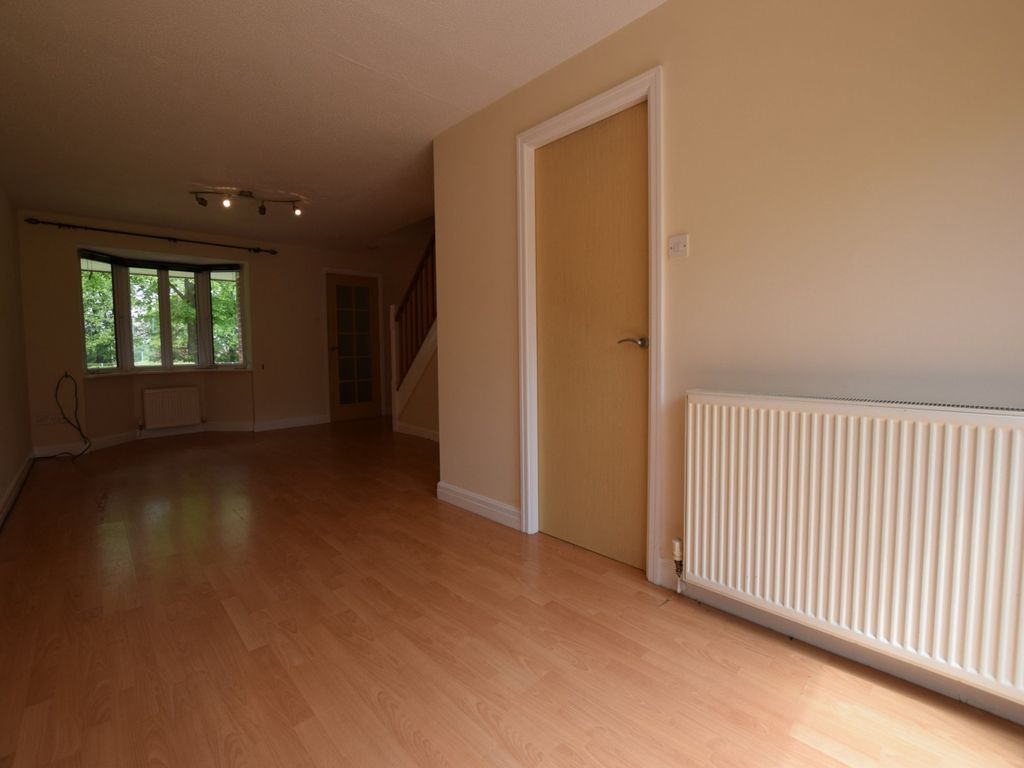 Property photo 3 of 10 Lounge