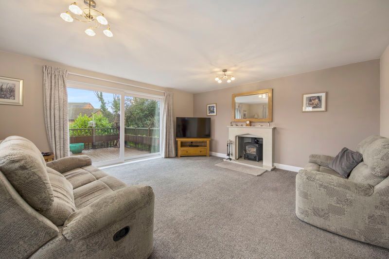 Property photo 2 of 33 Living Room