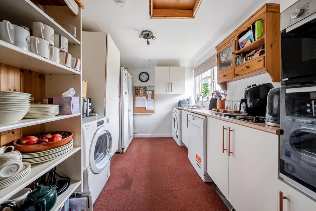 Property photo 3 of 21 Kitchen