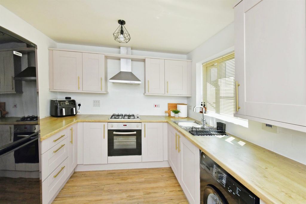 Property photo 2 of 24