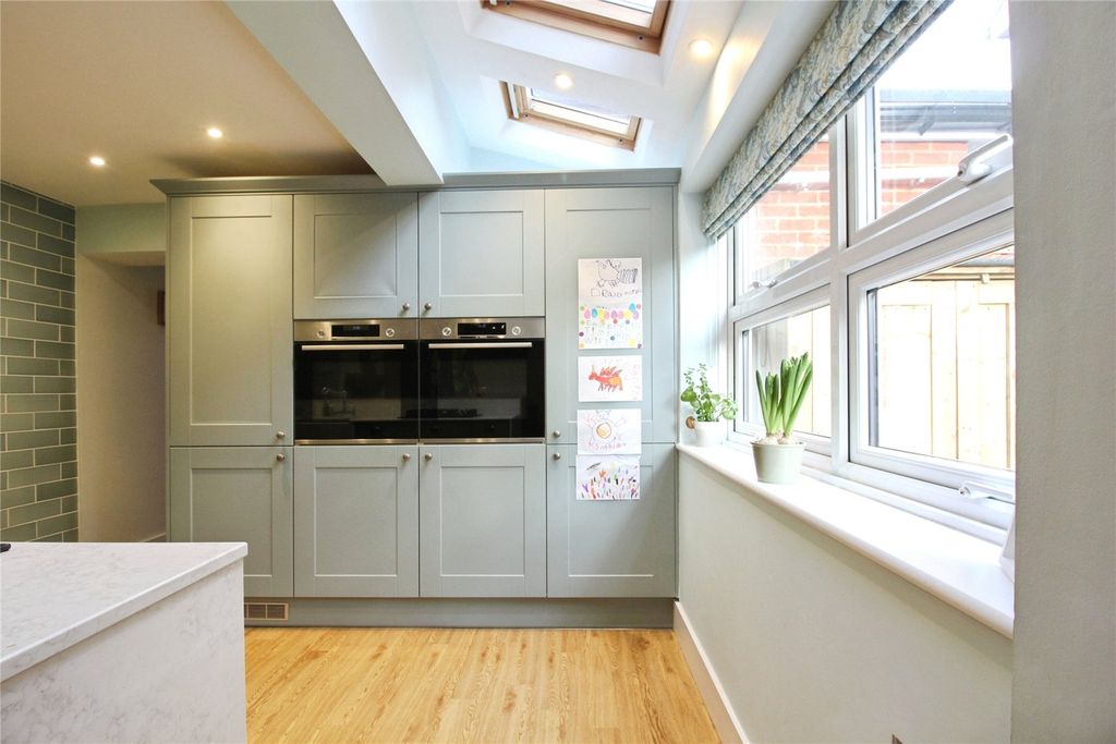 Property photo 3 of 15 Picture No. 12