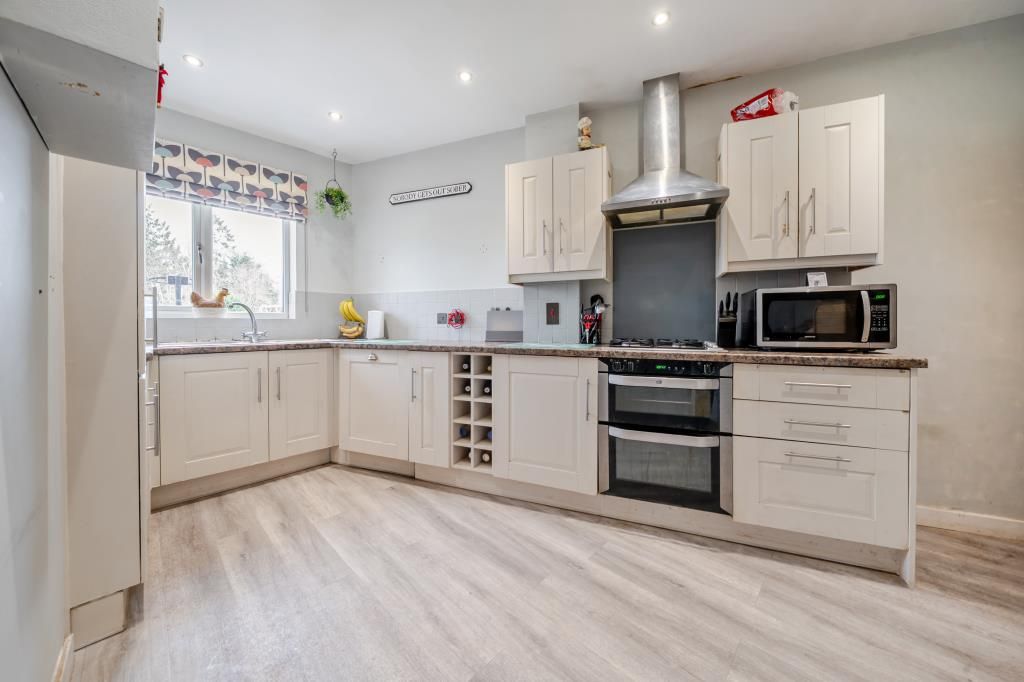 Property photo 2 of 20 Kitchen