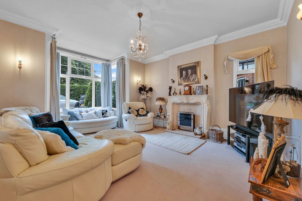 Property photo 3 of 43