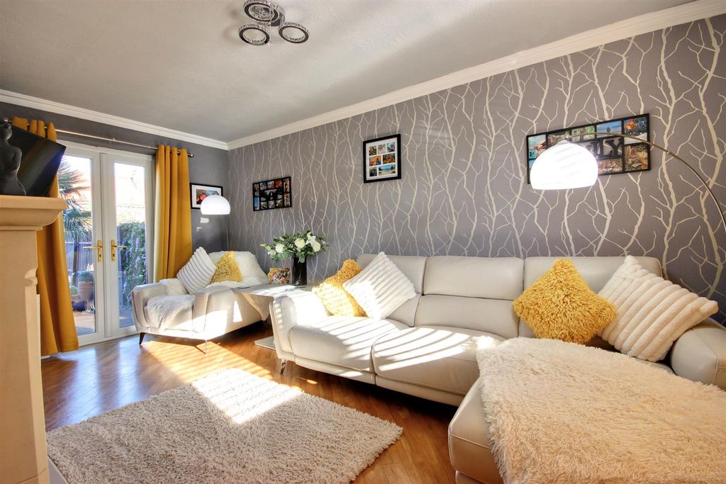 Property photo 2 of 19