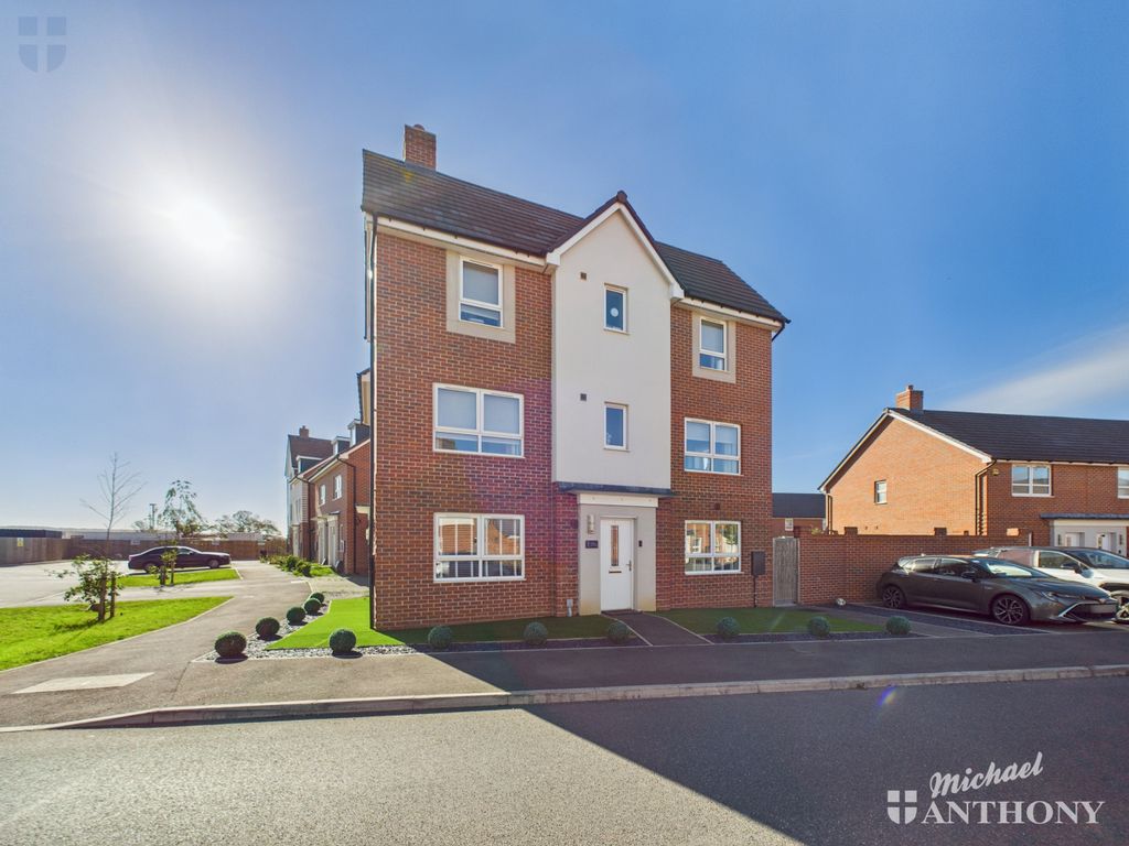 Property photo 1 of 16 Cam03218G0-Pr0783-Still018