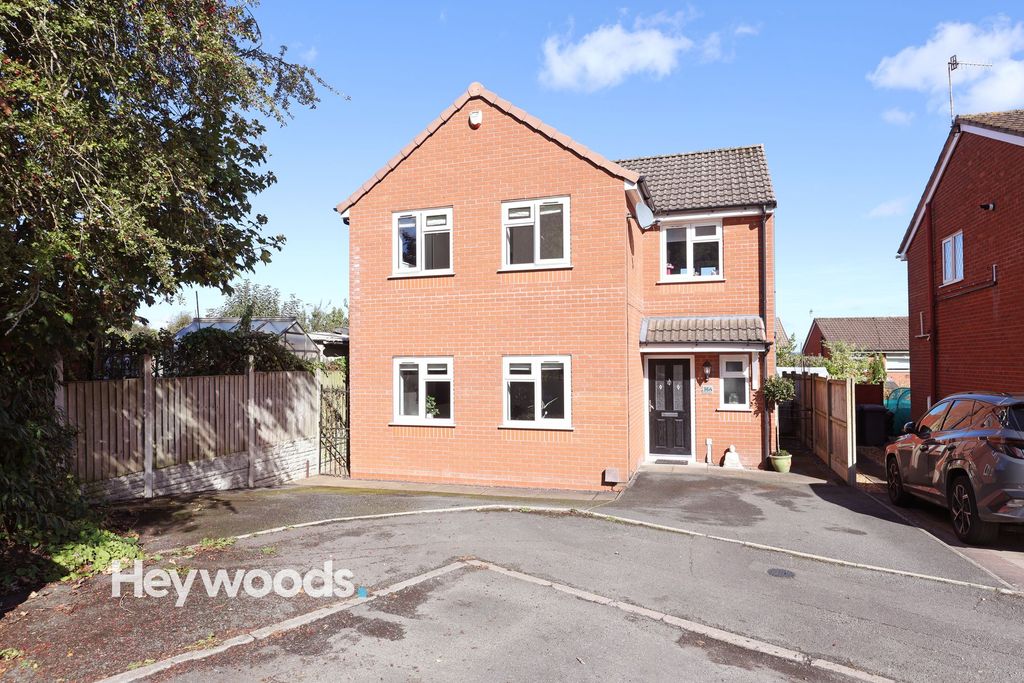 Property photo 1 of 32