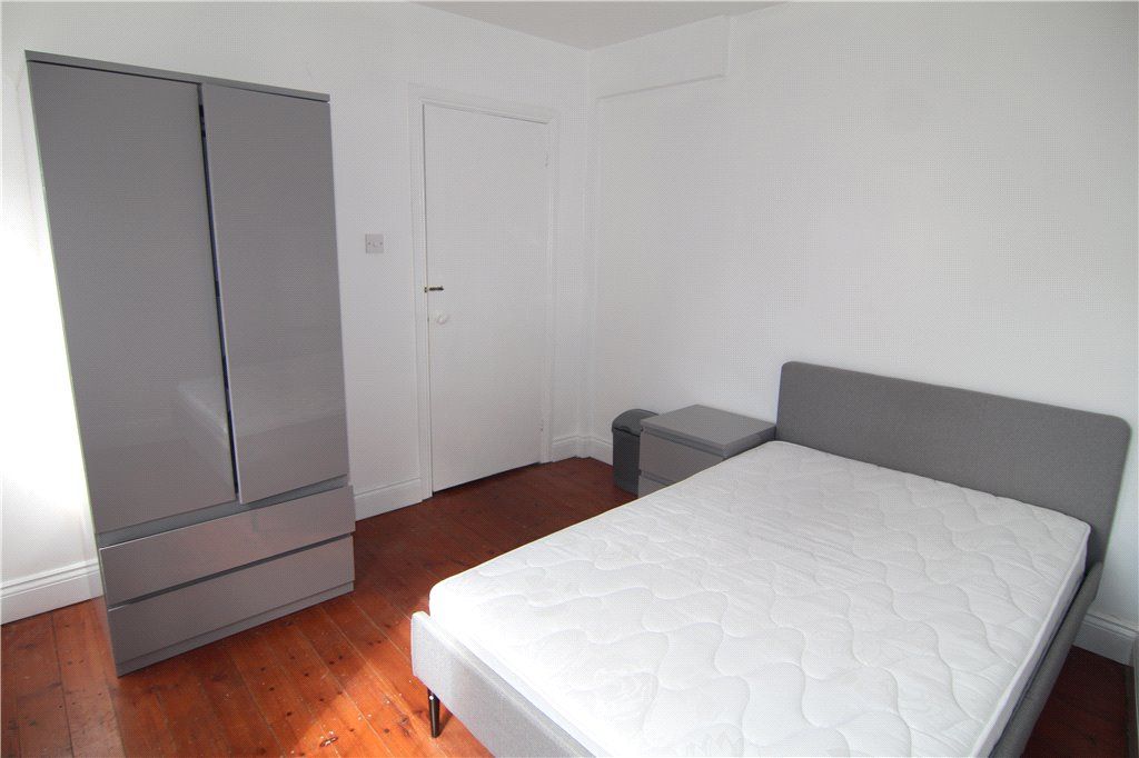2 bed flat to rentClaypath, Durham DH1 photo 4