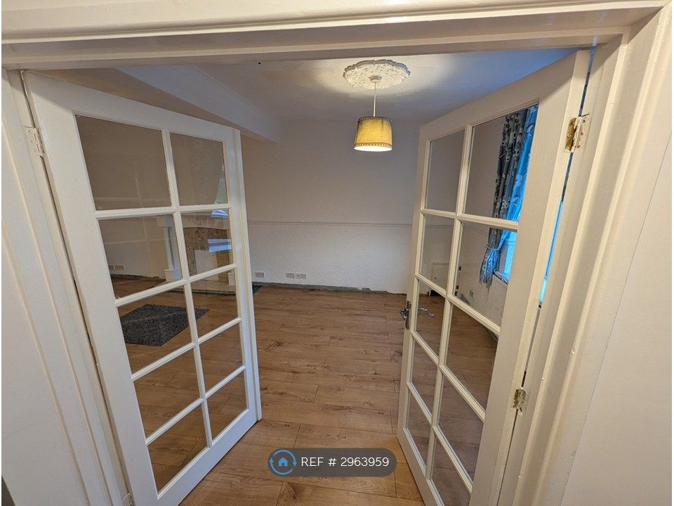 Property photo 3 of 13 Living Room Entrance