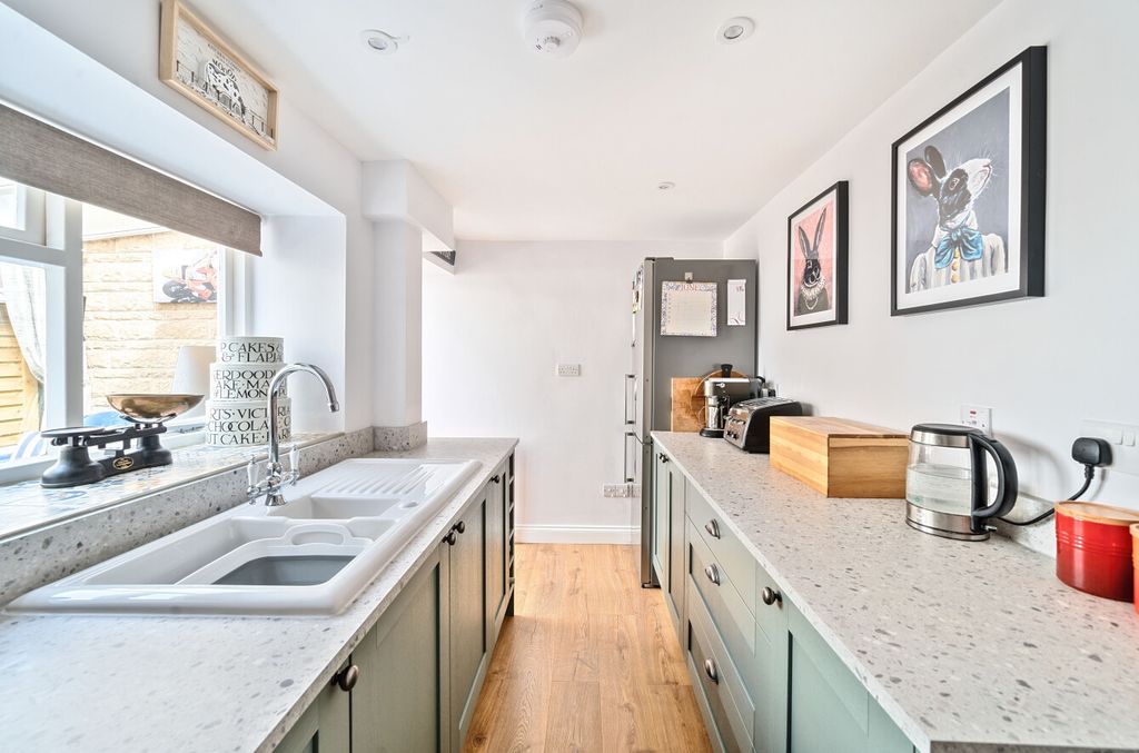 Property photo 3 of 16 1312437-9-685Ad3B...