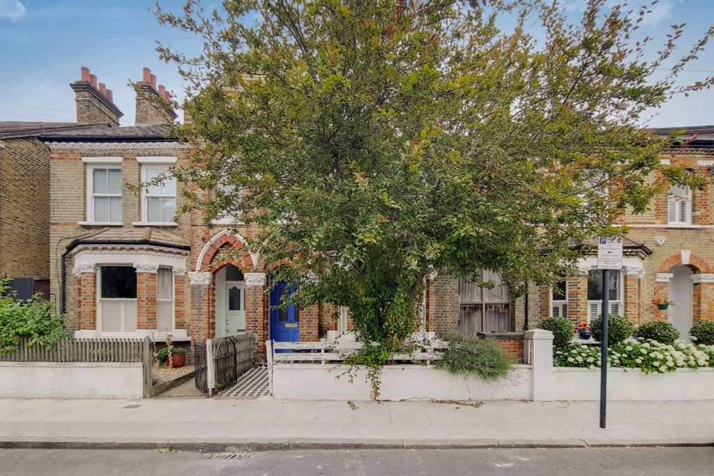 Property photo 2 of 19