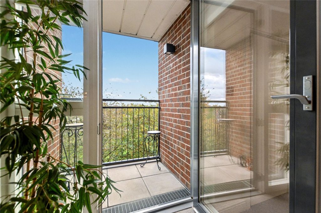 Property photo 2 of 20 Picture No. 09