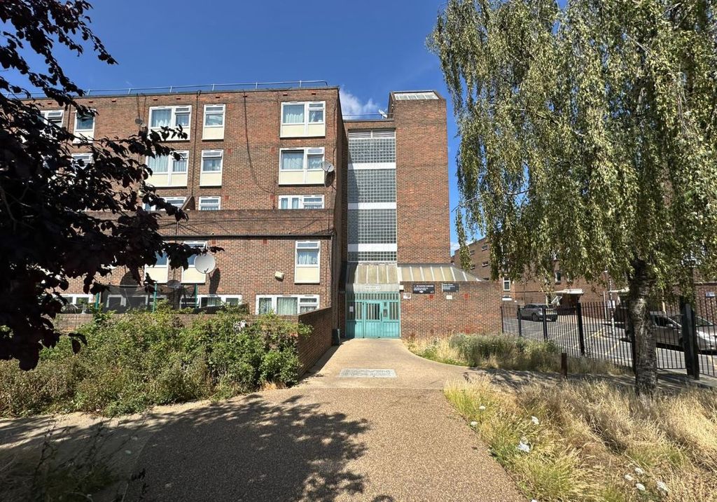 Property photo 1 of 12