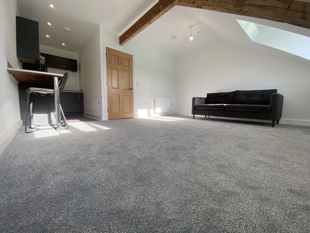 Property photo 1 of 5 2 Bedroom Flat
