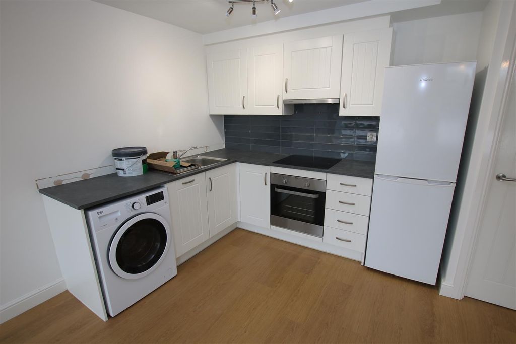 Property photo 3 of 12 Kitchen.Jpg