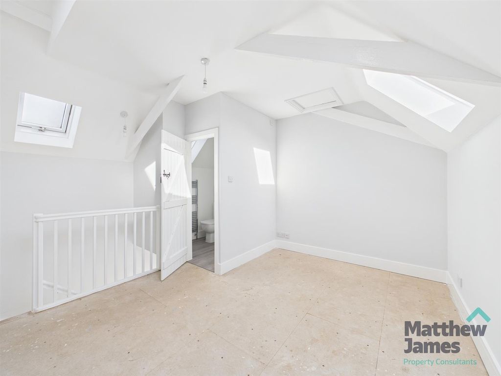 Property photo 3 of 17 Cam03063G0-Pr0150-Still007.Jpg