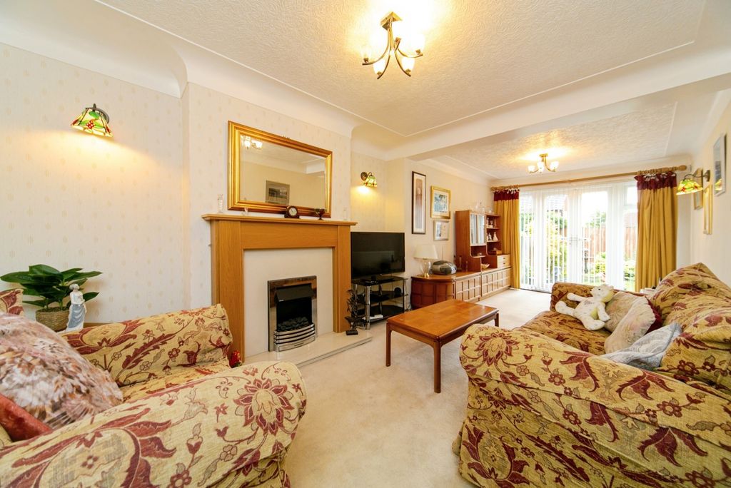 Property photo 3 of 16 Photo