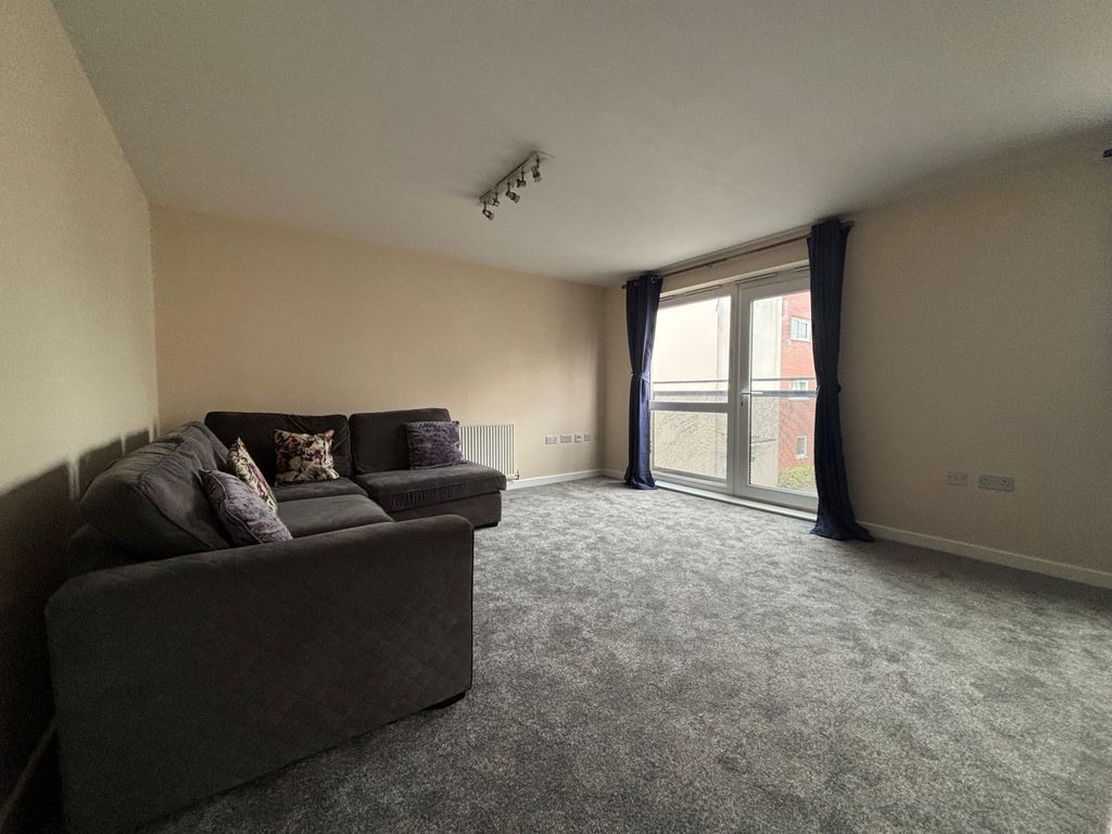 Property photo 1 of 7 Living Room