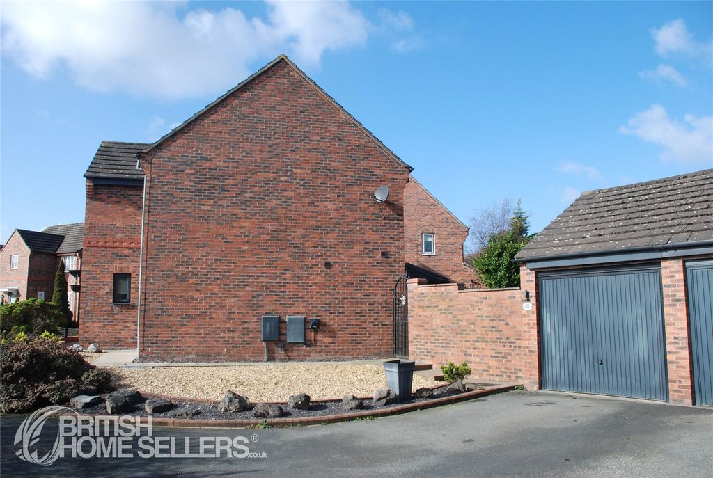 Property photo 2 of 22 Picture No. 17