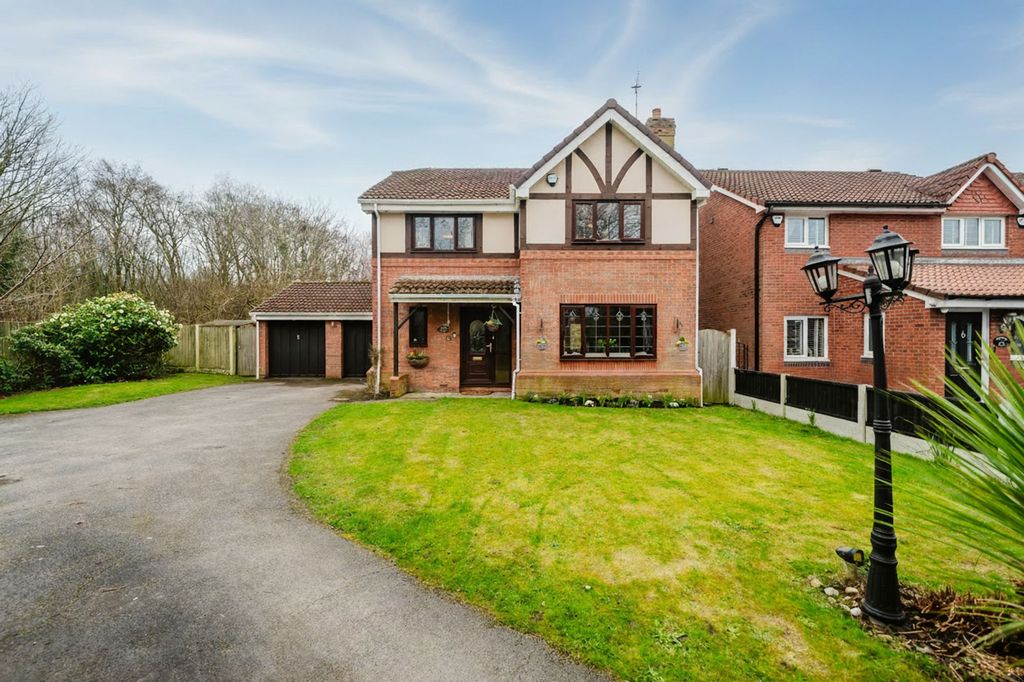 Property photo 1 of 32