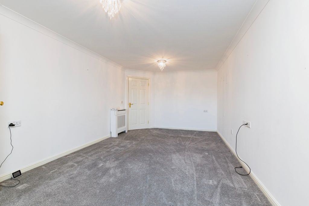 Property photo 3 of 10 Living Room