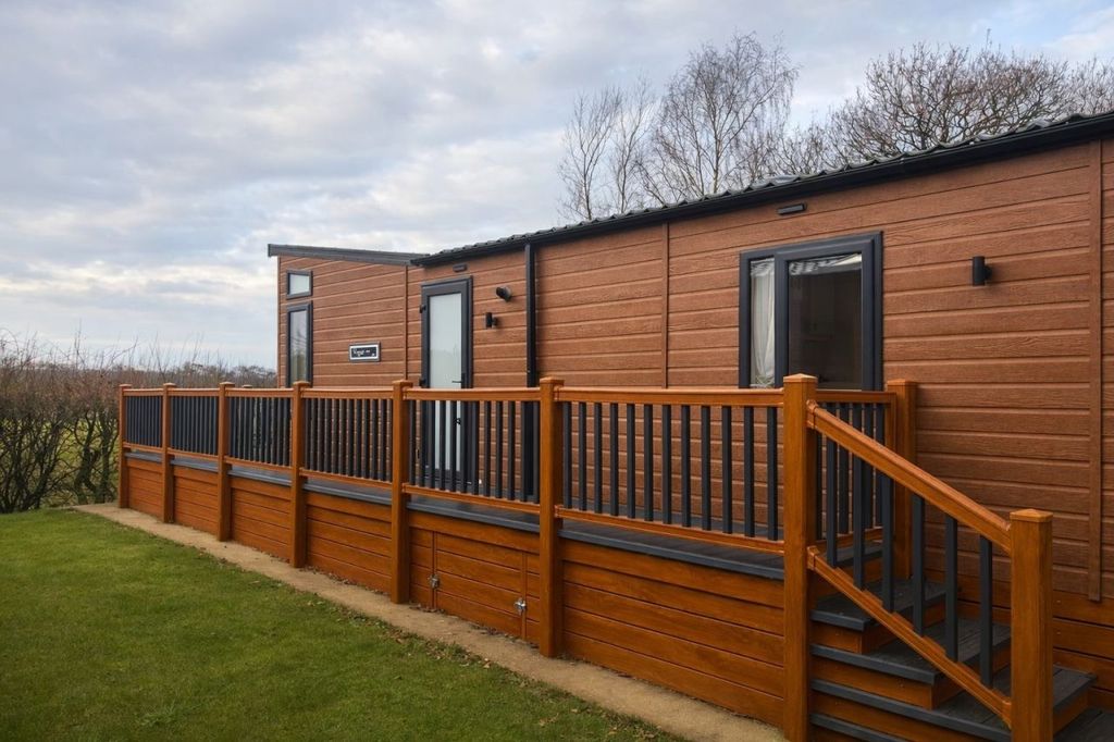 Property photo 1 of 8 Jlo3i696386A8E8F17.Jpg