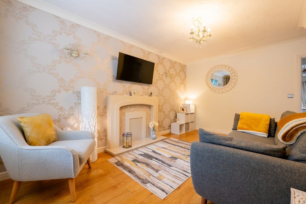 Property photo 2 of 21