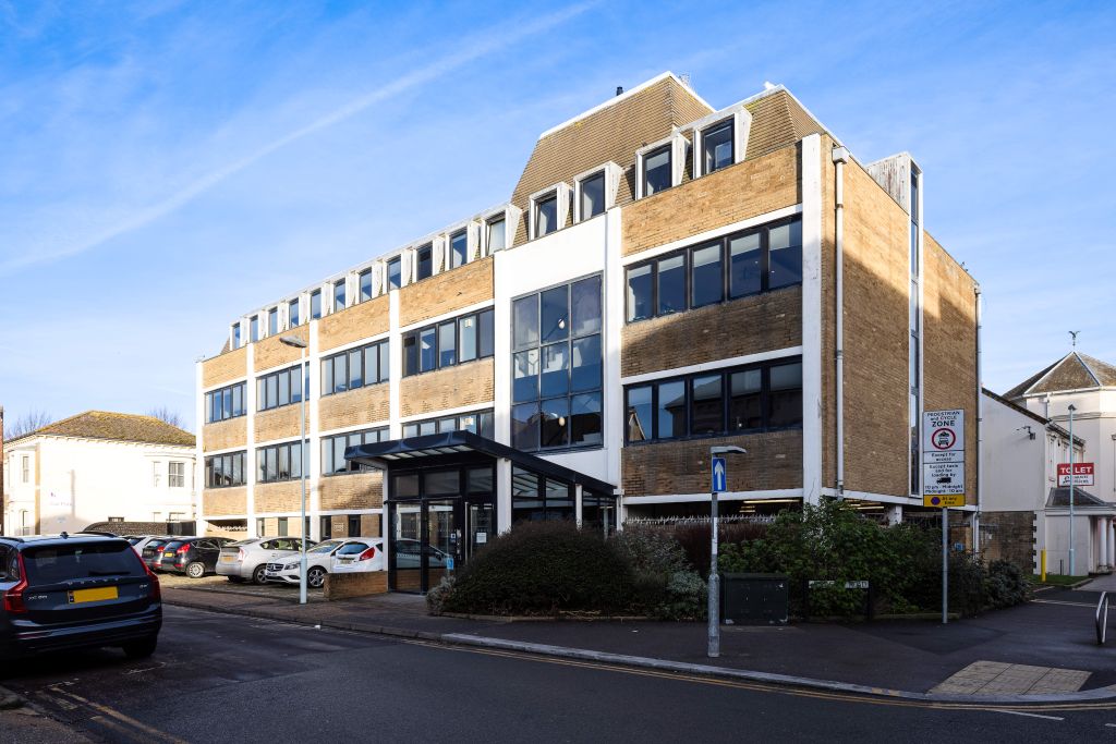 Property photo 1 of 8