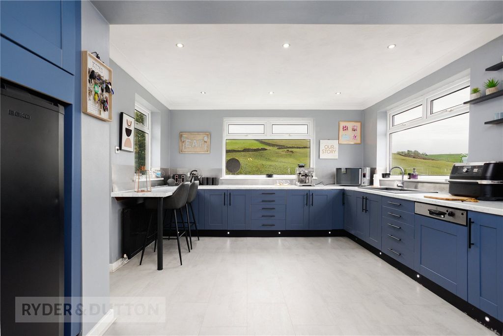 Property photo 1 of 27 Kitchen