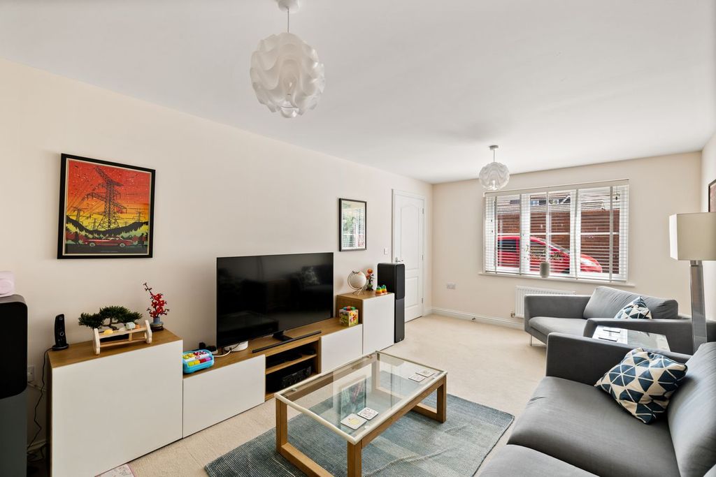 Property photo 2 of 16