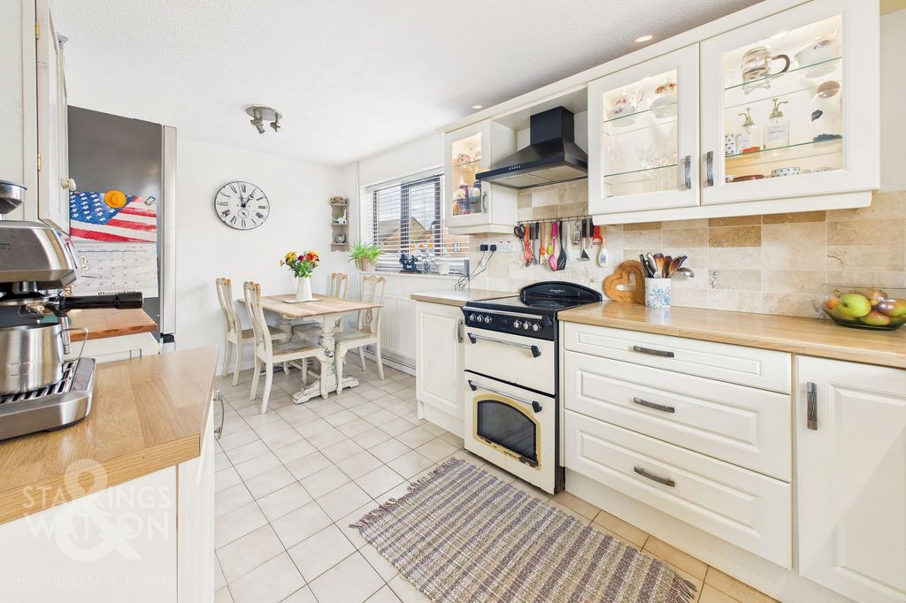 Property photo 3 of 16