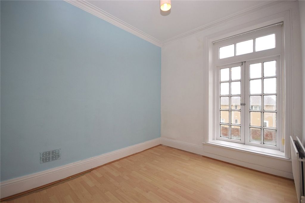 Additional image 6 of 2 bed flat for saleMarine Parade, Tywyn, Gwynedd LL36