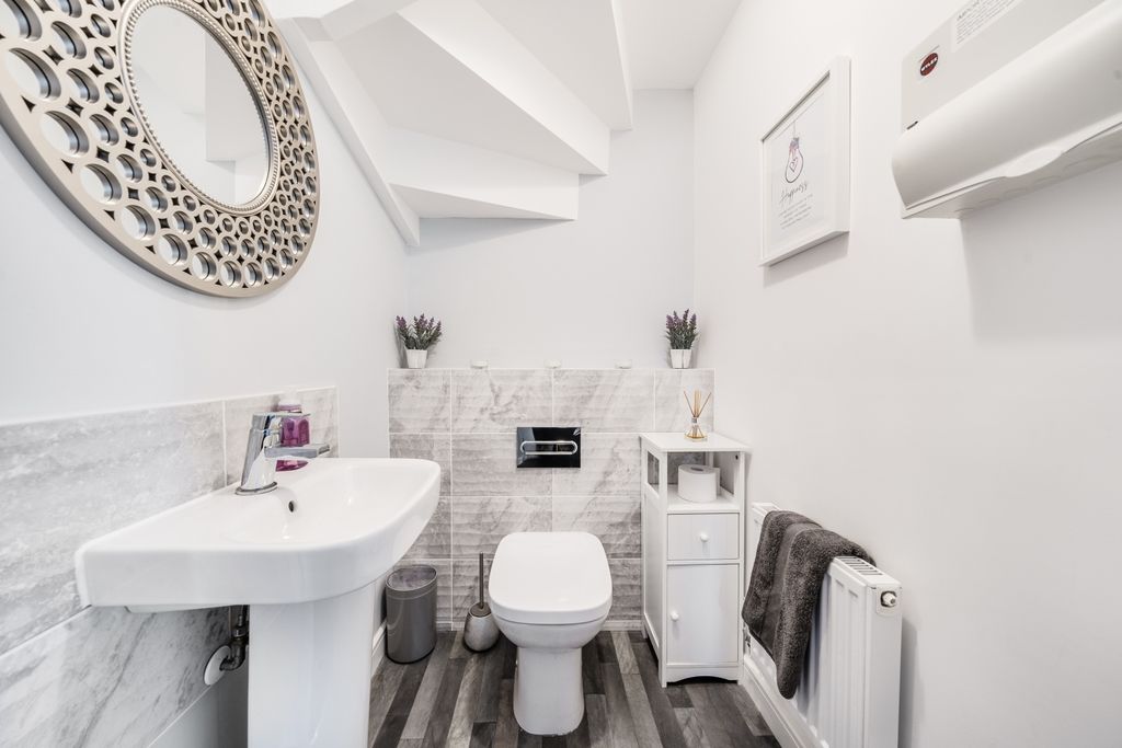 Property photo 2 of 22 1359861-9-68Da4F258A94E