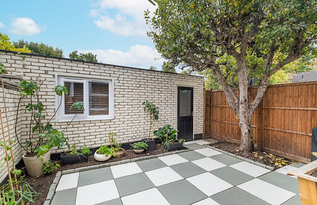 Property photo 3 of 19