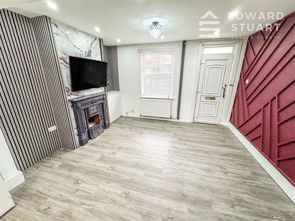 Property photo 2 of 10 Picture No. 08