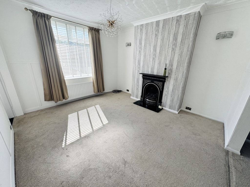 Property photo 3 of 14 Img_6375