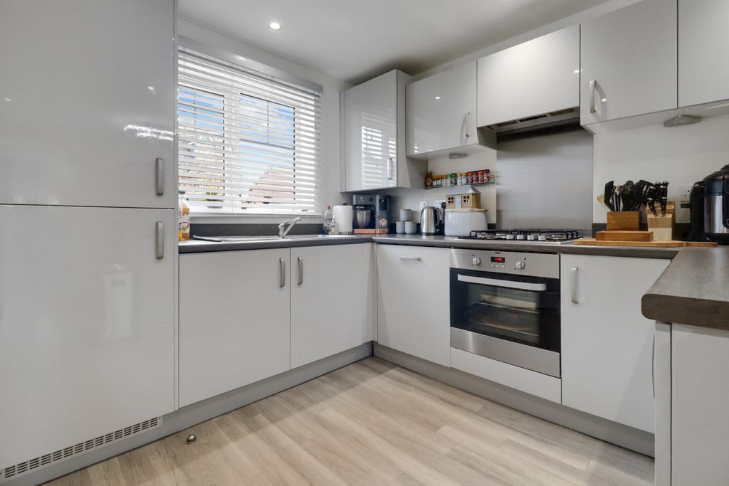 Property photo 2 of 27 Kitchen-I