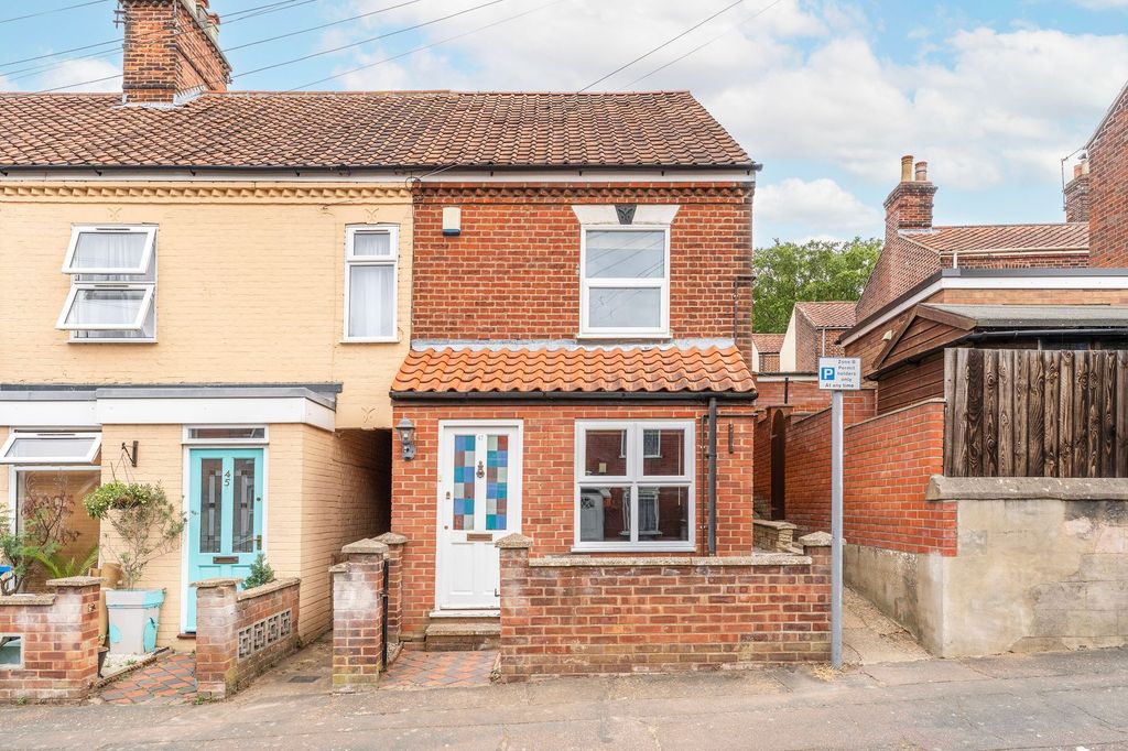 Property photo 1 of 12