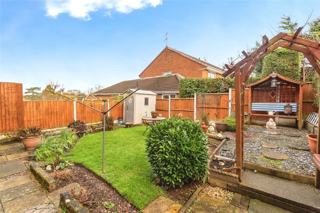 Property photo 3 of 12 Garden