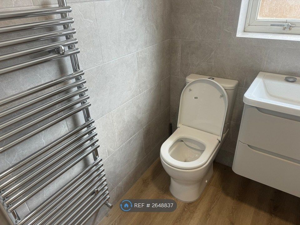 Property photo 3 of 35