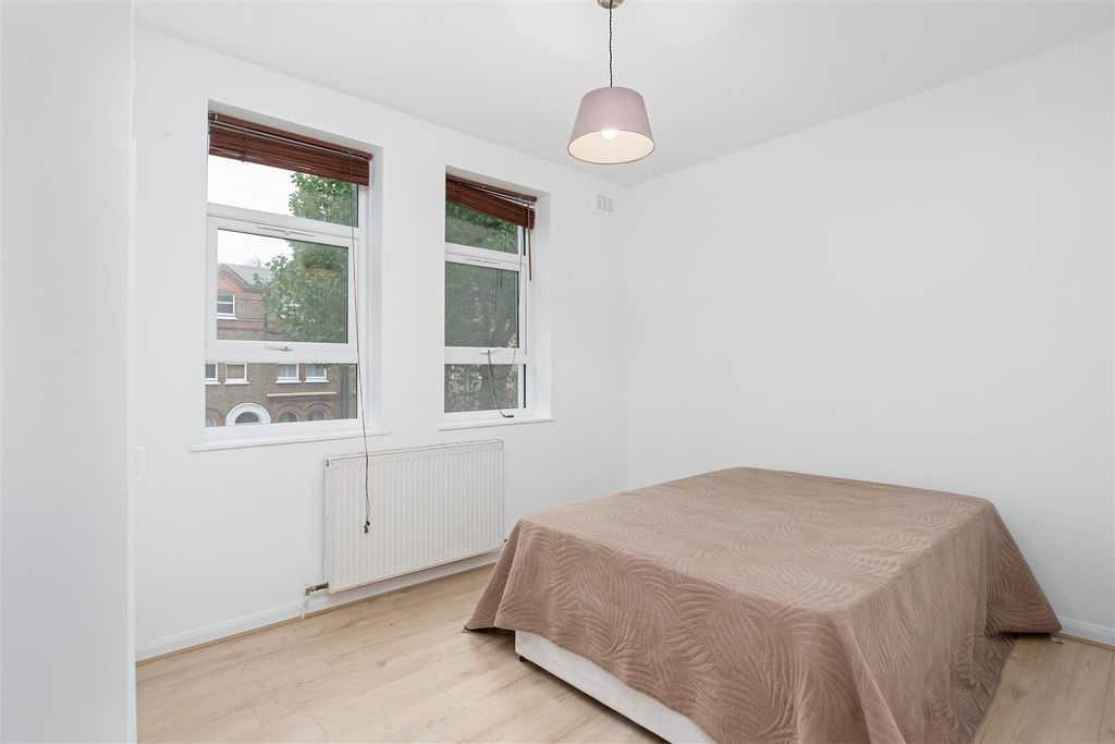 Property photo 3 of 7