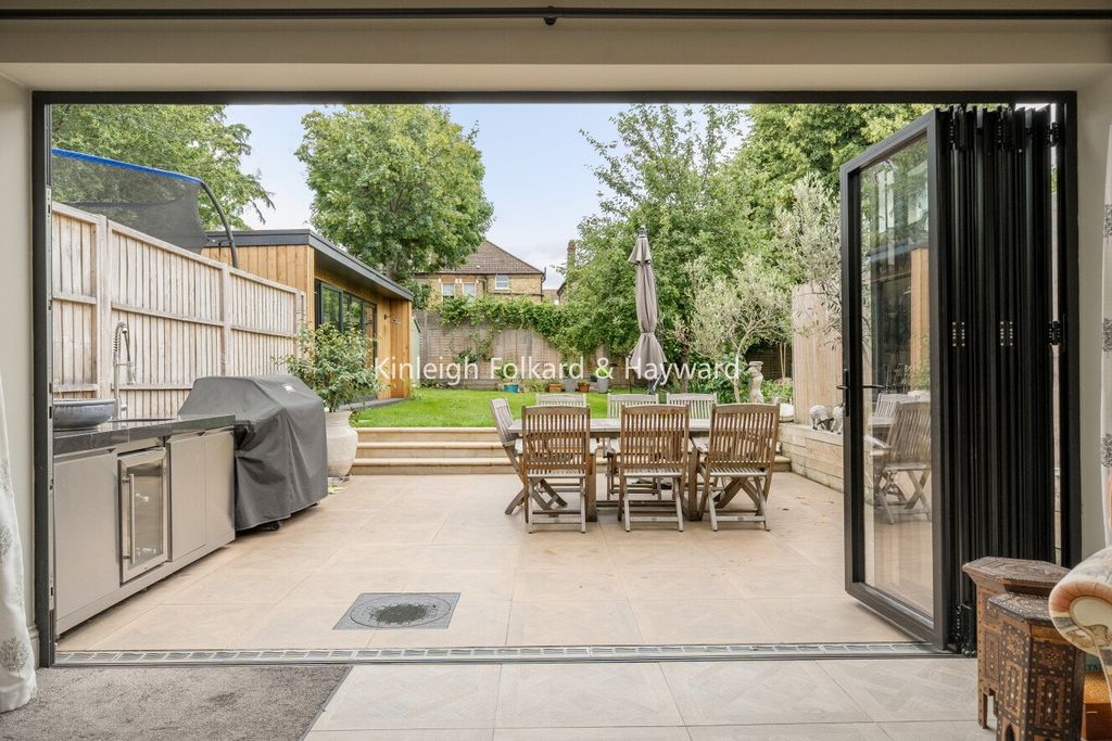 Property photo 2 of 42 Picture No. 28