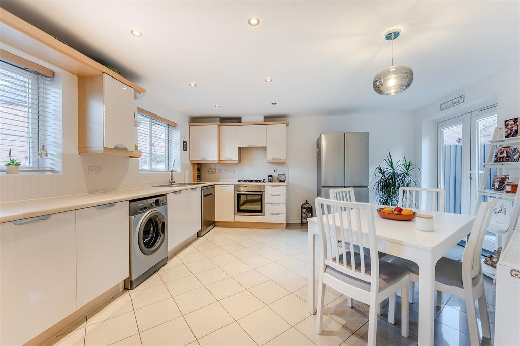 Property photo 3 of 29 Kitchen/Dining Room